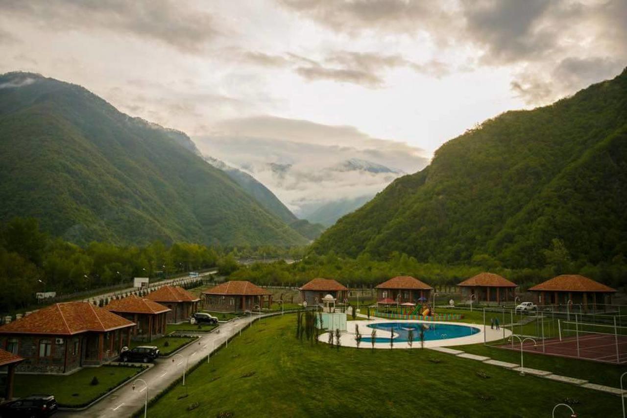 Hotel Sheki Park Exteriér fotografie