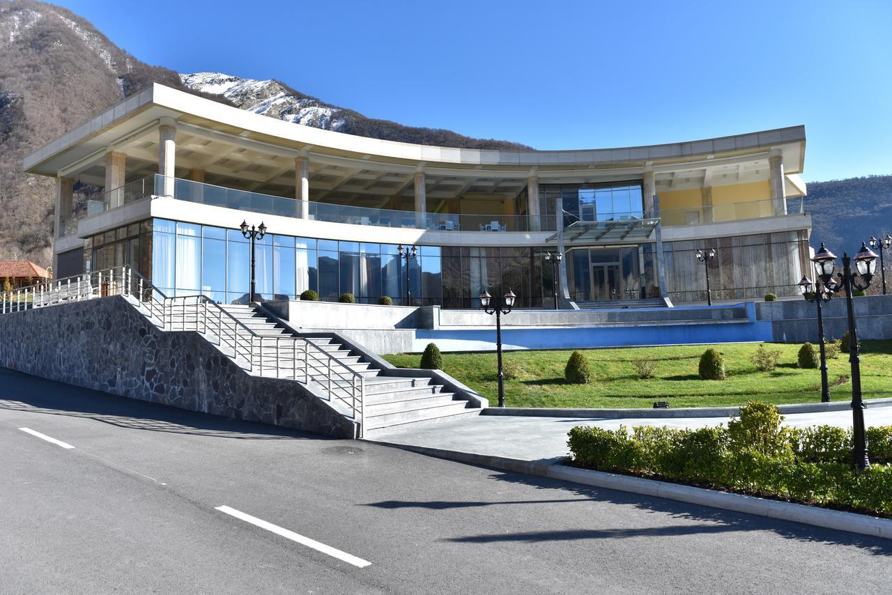 Hotel Sheki Park Exteriér fotografie
