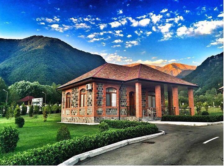 Hotel Sheki Park Exteriér fotografie