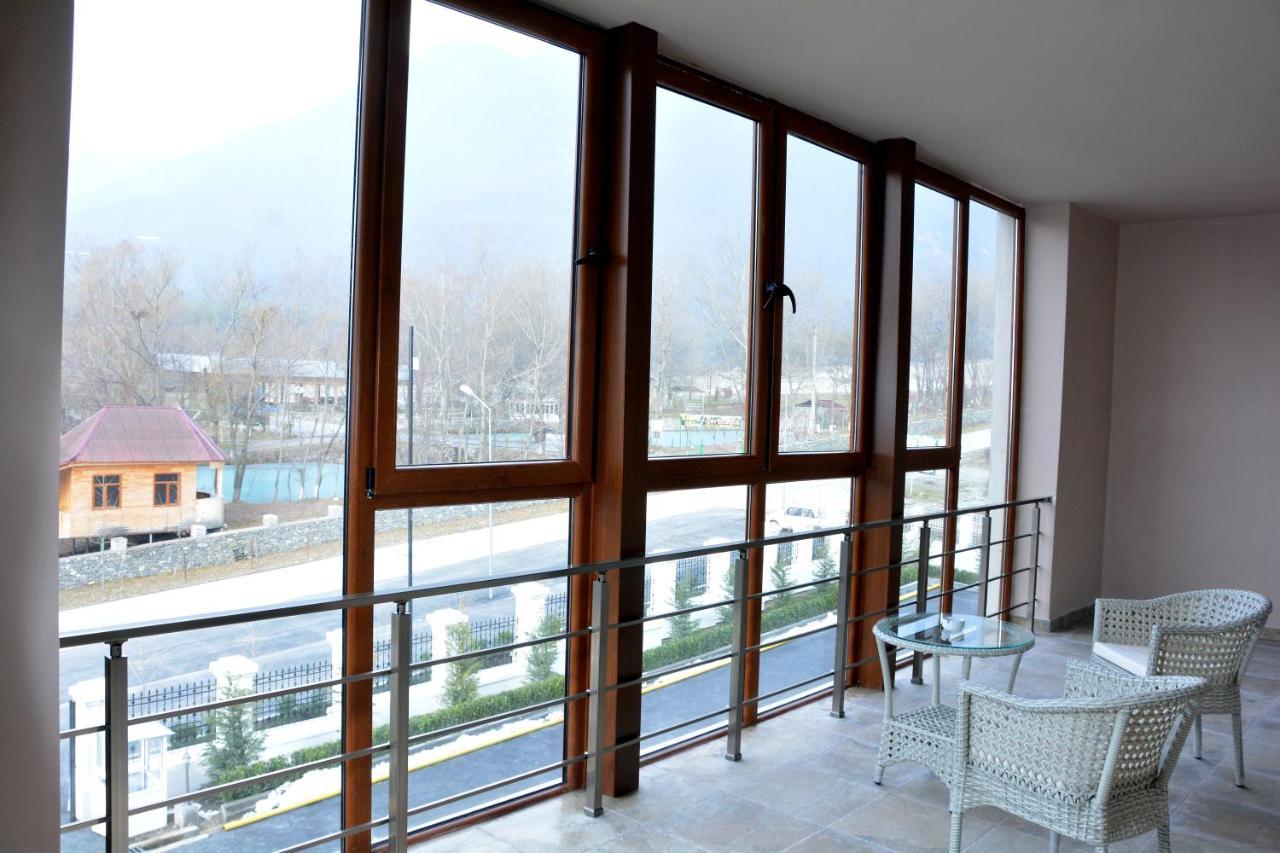 Hotel Sheki Park Exteriér fotografie